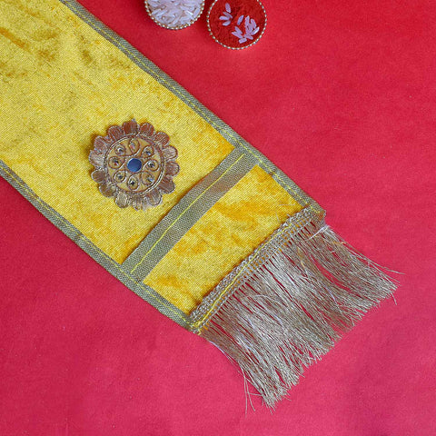Mesmerizing Yellow Patka/Duppata/Angvastra – 32-inch vibrant yellow devotional cloth ideal for spiritual ceremonies, temple rituals, and puja India’s Largest Pooja Accessories Brand – www.satvikworld.com