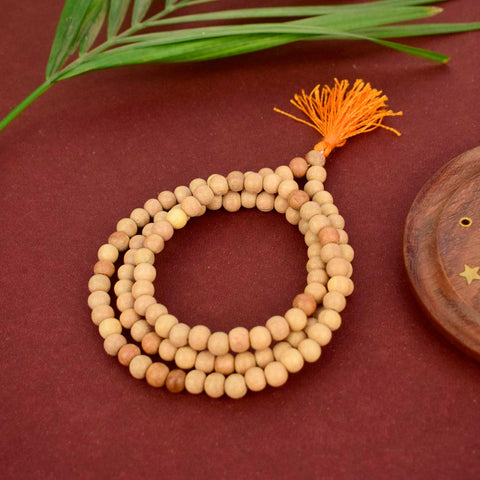Regular White Sandalwood/Chandan Scented Jap Mala with 108+1 beads, perfect for meditation, prayer, and spiritual practices. Its aromatic fragrance enhances your devotional experience. India’s Largest Pooja Accessories Brand – www.satvikworld.com