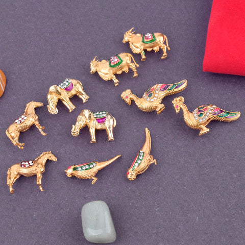 Set of 5 assorted animal toys for Laddu Gopal – perfect for playful pooja decoration and festive altar arrangements. India’s Largest Pooja Accessories Brand – www.satvikworld.com