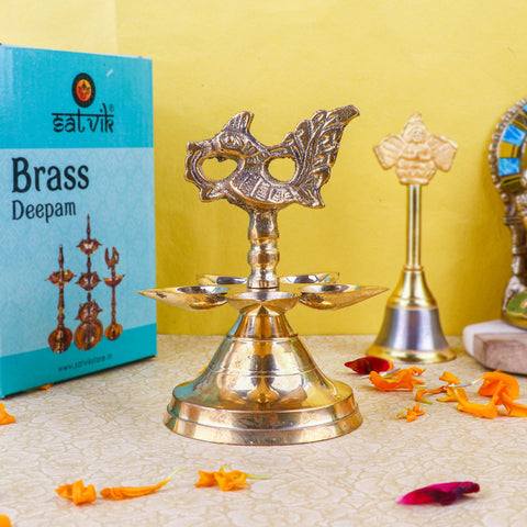 Brass 1 Step Panchmukhi Peacock Kerala Diya – Handcrafted single-step diya with five oil holders and intricate peacock design, perfect for traditional pooja. India’s Largest Pooja Accessories Brand – www.satvikstore.in