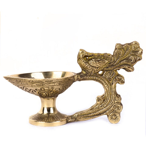 Traditional brass Chirag Diya, featuring a classic design, ideal for lighting during religious ceremonies, prayers, or festivals like Diwali. India’s Largest Pooja Accessories Brand – www.satvikworld.com 